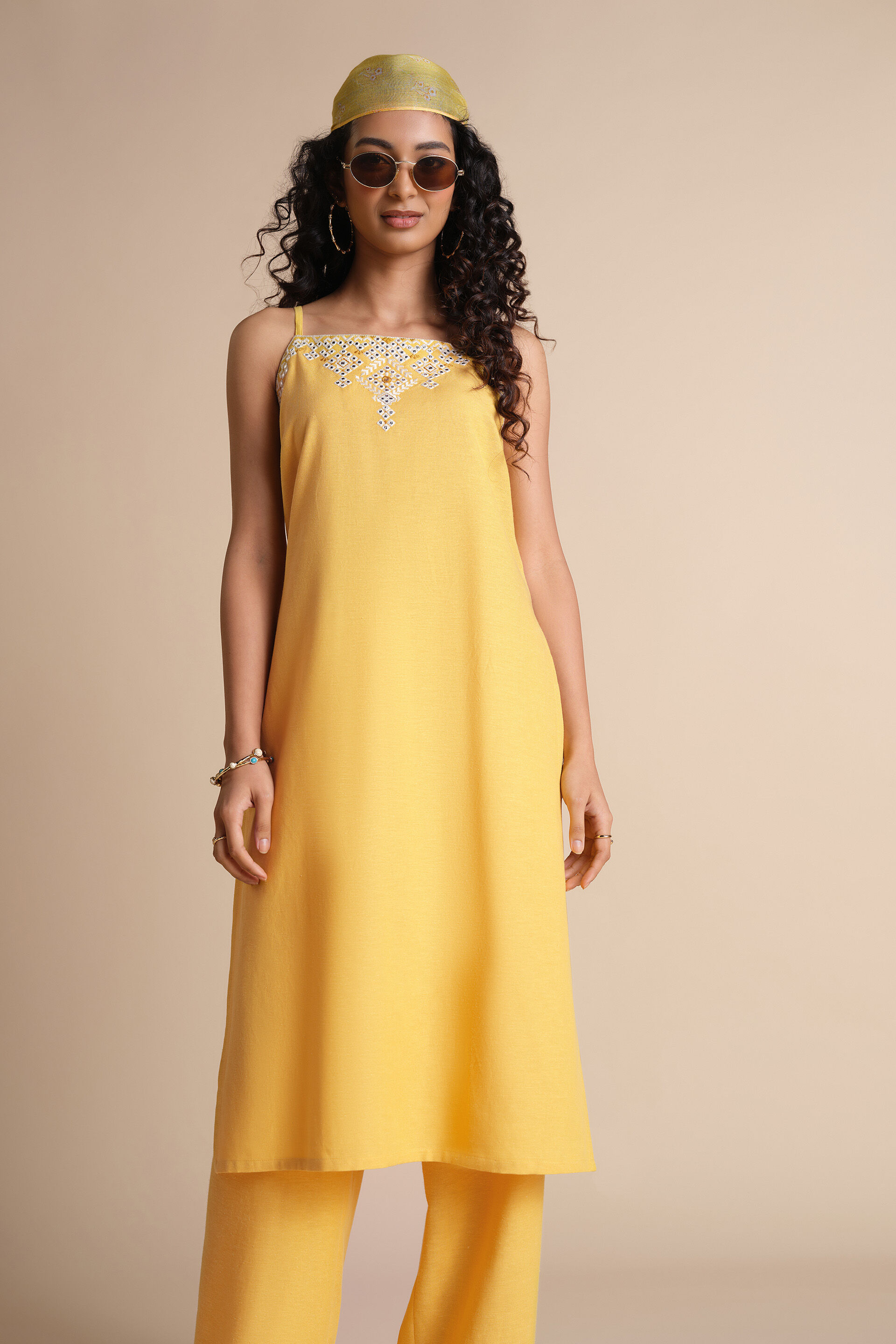 Laddoo Peela Sleeveless Kurta Set, Mustard, image 3